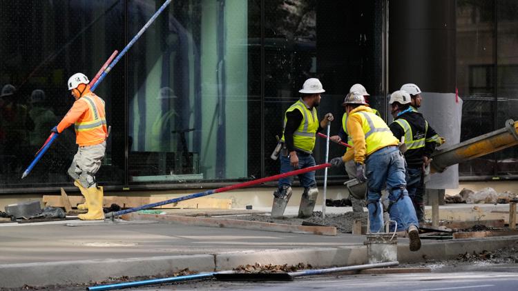 US unemployment claims fall to 194K, lowest since July — First Coast News Life JAX, Garland Community news
