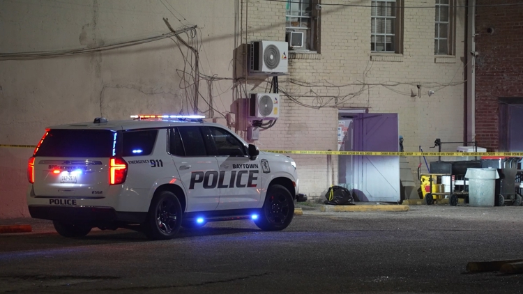 Man airlifted after shooting behind Baytown bar; suspect remains at large, police say — KHOU 11 (Houston), Garland Community news